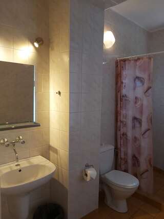 Гостевой дом Villa Mrozik Jurata Юрата Трехместный номер с собственной ванной комнатой-4